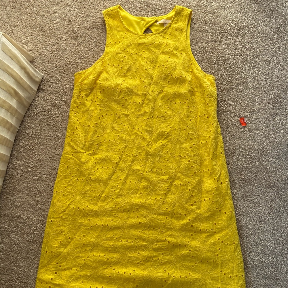 yellow dress